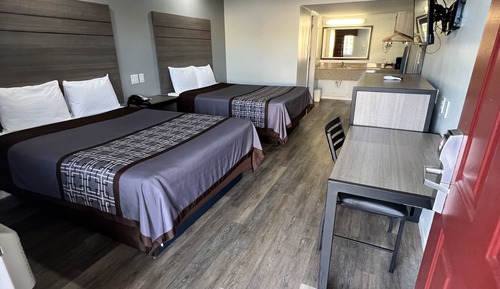 Deluxe Room, 2 Queen Beds, Non Smoking