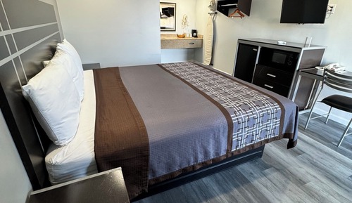 Deluxe Room, 1 King Bed, Non Smoking
