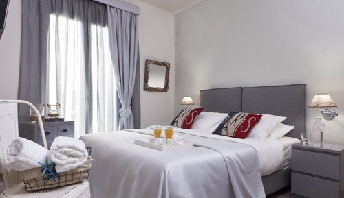 Superior Triple Room, Partial Sea View