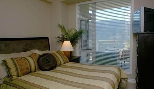 Panoramic Condo, 3 Bedrooms, Lake View