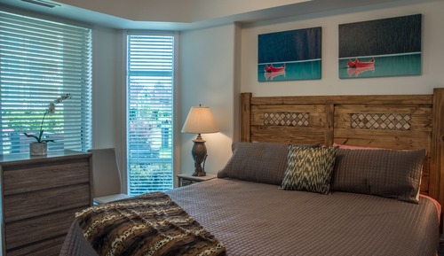 Classic Condo, 2 Bedrooms, Kitchen, Courtyard Area