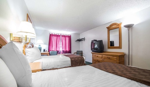 Room, 2 Double Beds, Non Smoking (Pet Friendly)