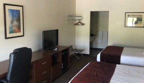 Standard Room, 2 Queen Beds, Mountain View