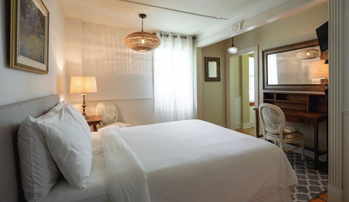 Room (Lucy Lee)