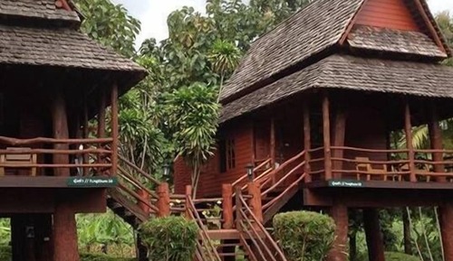 Traditional House, Multiple Bedrooms (บ้านชมดอย 6 bedrooms max 30 persons)