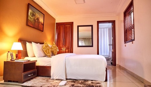 Executive Suite, 1 Queen Bed, City View