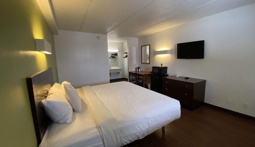 Deluxe Room, 1 Queen Bed, Non Smoking