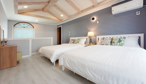 Family Apartment, 2 Bedrooms, Sea View (28 PY)