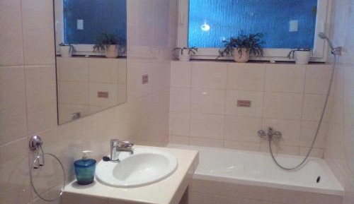 Studio with Bath