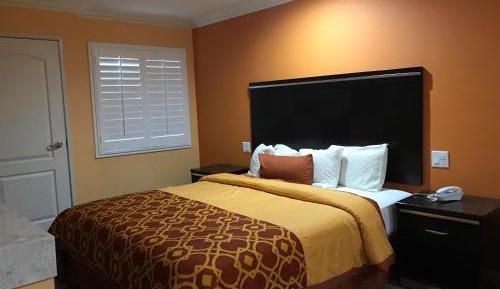 Queen Room with Sofa Bed