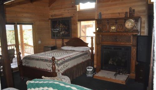 Deluxe Suite with Spa Bath