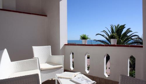 Deluxe Double Room with Balcony and Sea View