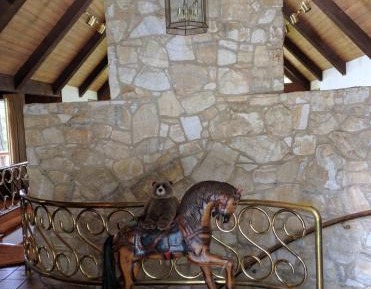 Bungalow (Shared Bathroom 150 feet away)