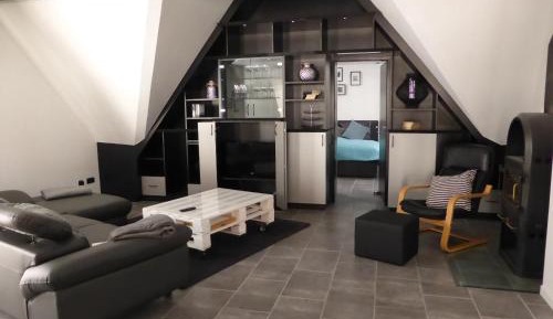 Studio - Split Level