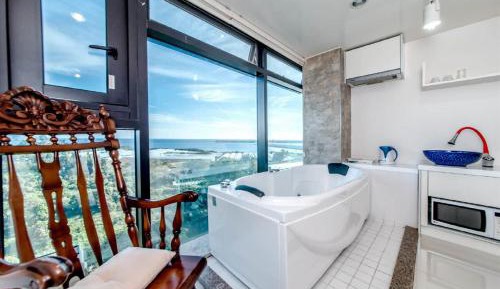 Double Studio with Spa Bath