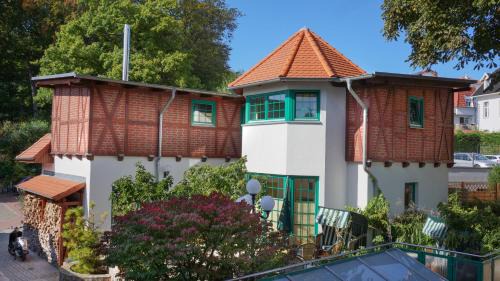One-Bedroom Apartment with Terrace