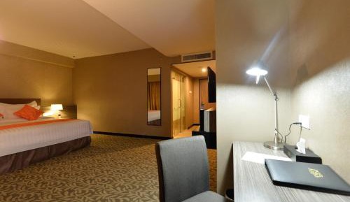 Deluxe King Room