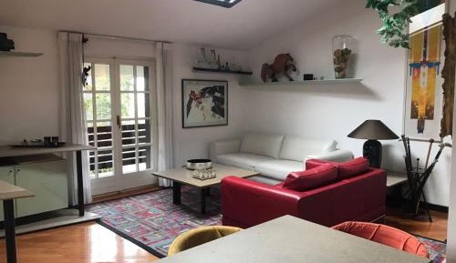 Apartment with Mountain View