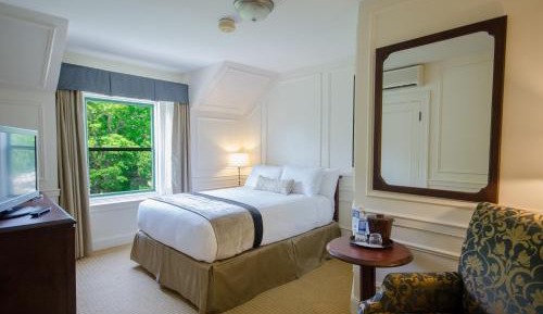 Queen Room - Non-Smoking