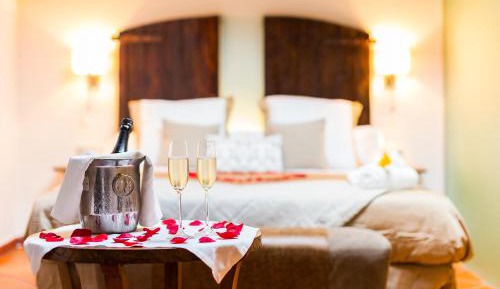 Deluxe Queen Suite