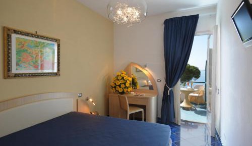 Superior Double Room with Private Balcony and Sea View
