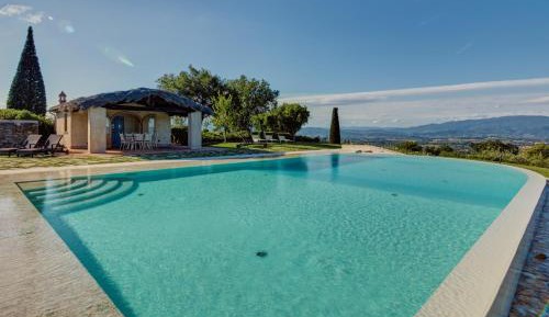 Four-Bedroom Villa on Two Floors