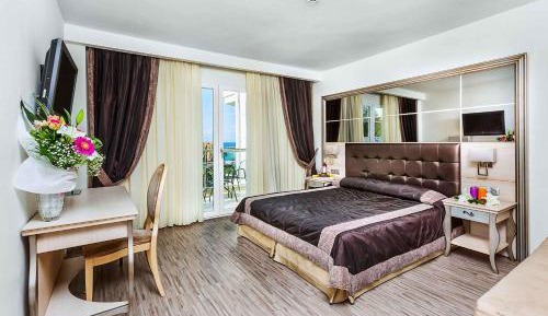 Superior Room with Garden View