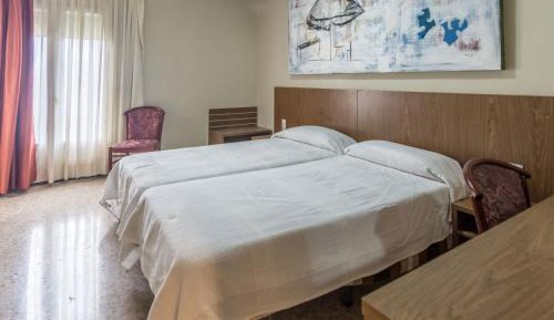 Standard Double Room with Shared Bathroom