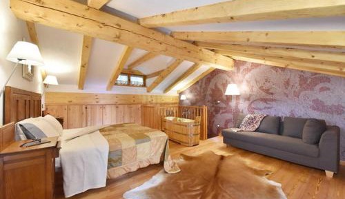 Superior One-Bedroom Apartment - Split Level