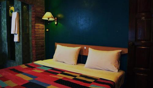 Standard Room with Private Bathroom and Air Conditioning