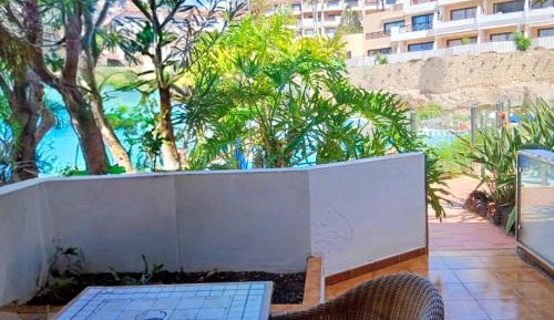 Apartment with Pool View 