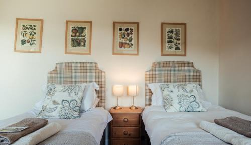 Double or Twin Room with Private Bathroom