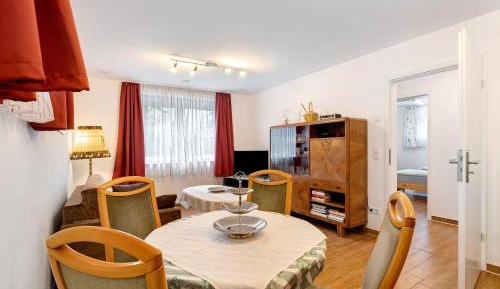 Superior One-Bedroom Apartment