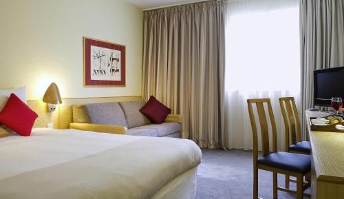 Superior Queen Room with Sofa