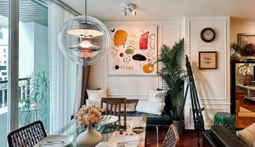 Deluxe One-Bedroom Apartment