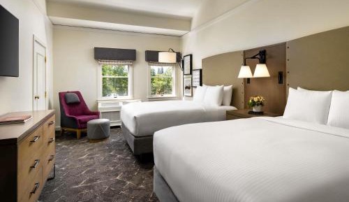 Deluxe Queen Room with Two Queen Beds and Bath Tub - Garden View