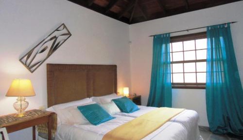 Twin Room with Shared Bathroom