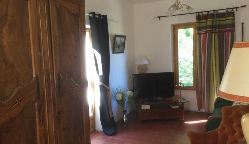 Apartment with Garden View