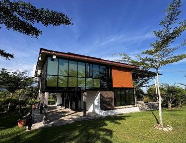 Deluxe Bungalow with Garden View