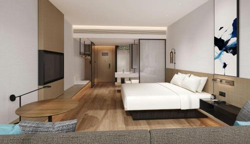 Standard King Room with Atrium View