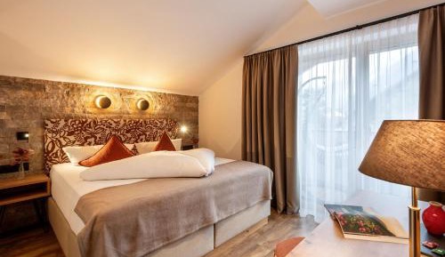 Three-Bedroom Apartment with Balcony