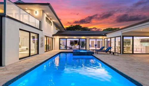 Six-Bedroom Holiday Home