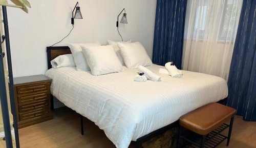 Superior One-Bedroom Apartment