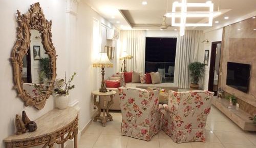 Suite with Mountain View