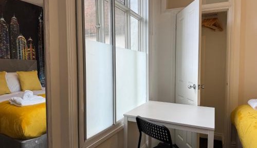 Basic Triple Room with Shared Bathroom