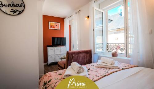 Superior One-Bedroom Apartment with Balcony