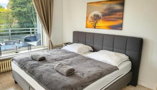 One-Bedroom Apartment with Balcony