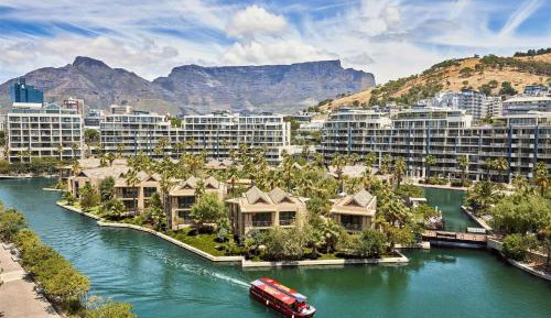 Marina Mountain View King Room