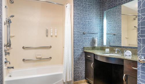 Two-Bedroom Suite with Mobility/Hearing Access - Non-Smoking