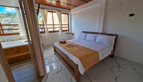 Deluxe Suite with Spa Bath